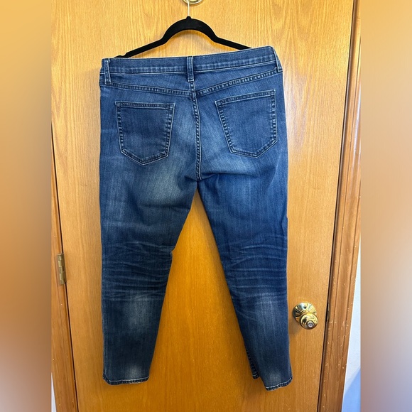 Gap 1969 girlfriend cropped jeans - Picture 3 of 3